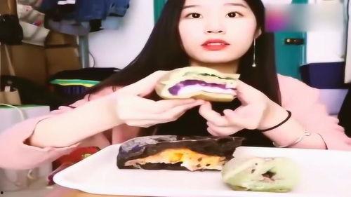 东北小姐姐吃扭蛋瓜视频,趣味吃播引网友热议  第3张