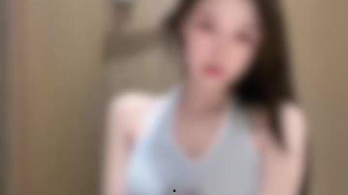 情侣吵架旁人吃瓜视频播放