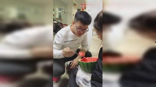 定州西冈吃瓜事件视频曝光,视频曝光引发社会热议